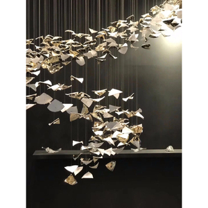 2024 nuovi prodotti Design semplice lampadario bianco e oro foglia d'acero luce pendente per soggiorno - Product Image 3