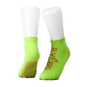 Chaussettes antidérapantes personnalisées avec logo pour <span class=keywords><strong>trampoline</strong></span>, chaussettes de saut à grip renforcé pour parcs de trampolines - Product Image 6
