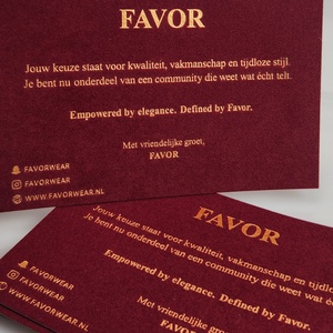 Invitaciones de Boda Personalizadas en Terciopelo Rojo con Impresión en Dorado, Sobres de Terciopelo con Acabado Brillante y Autoadhesivos, y Tarjetas de Agradecimiento - Product Image 5