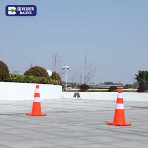 Cono de Tráfico Gigante de PVC con Cinta Reflectante para Construcción de Carreteras - Product Image 6