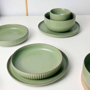 Cuencos y Platos de Cerámica Grandes de Estilo Nórdico Verde Morandi para Arroz, Ensaladas de Verduras y Sopa con Soporte para Fiestas - Product Image 2