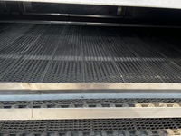 Gloednieuwe, op maat gemaakte, stoomverwarmde continue banddroger voor de dehydratatie van groenten en fruit.