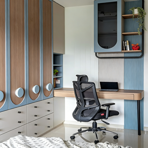 Armoire pour enfants BALOM personnalisée, design bicolore bleu et blanc, meubles de chambre à coucher en bois massif écologiques - Product Image 2