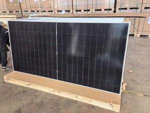 Panneaux solaires photovoltaïques monocristallins demi-coupés AKY072623 de 560W, 565W, 570W, 575W, 580W à verre simple - Product Image 1