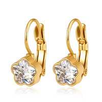 Anting Jepit Stainless Steel Model Bunga Pita Tanpa Tindik Berhias Rhinestone Mewah Ringan untuk Wanita