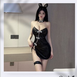 Chemise de nuit sexy style Cheongsam noire à col halter avec boutons grenouillère, vêtement de nuit pour femme en fibre de polyester tissée sans manches - Product Image 2