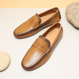 Zapatos de Hombre de Piel Genuina de Alta Gama, Diseño Slip-on con Punta en Pico, para Oficina y Ocio, Tendencias de Moda Otoñales - Product Image 5