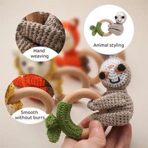 Crochet en fil fait à la main anneau de bois saisir hochet jouet de dentition mignon éléphant/Llion/renard/Bradypod bricolage bébé molaire bâton apaisant poupée laine - Product Image 2