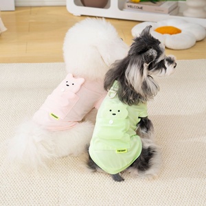 Chaleco sin mangas para perro de poliéster de seda helada, ecológico, transpirable y refrescante para verano, con aplique de oso 3D, bolsillo con broche y anilla en D - Product Image 1