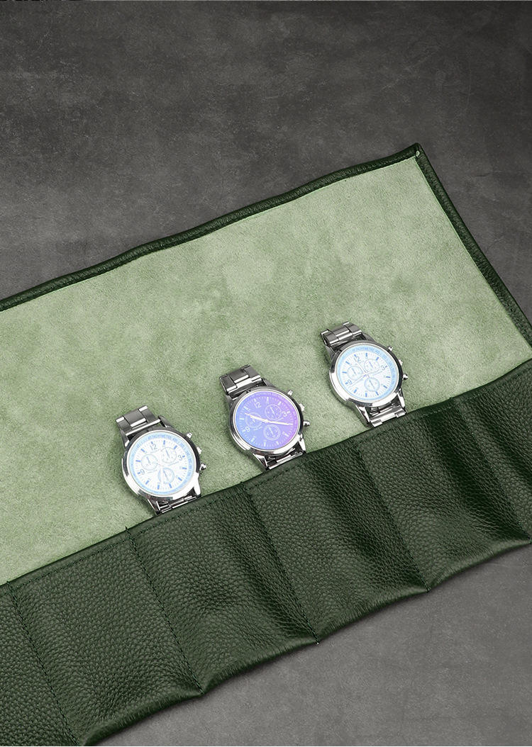 สีเขียวเข้ม