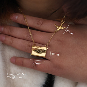 Collier de pigeon volant en acier inoxydable à la mode avec pendentif enveloppe ouvrable plaqué or 18 carats chaîne de clavicule lettre d'amour hirondelle - Product Image 6