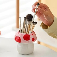 Porte-crayons et pinceaux de maquillage en forme de champignon mignon pour étudiants, rangement décoratif de bureau