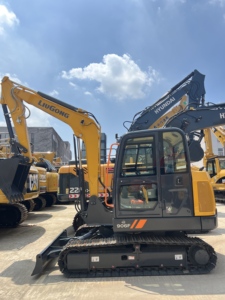 Miniexcavadora Liugong 906F Nueva, Estructura Reforzada de Brazo y Pluma, Cabina de Baja Vibración, Logotipo Personalizable, Apta para Compradores Globales - Product Image 2