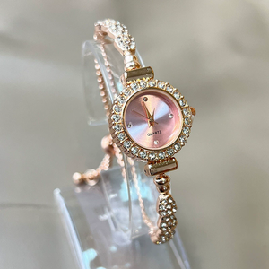 Nouvelle Arrivée 2025 – Montre à Quartz pour Femme avec Strass Colorés et Cadran Fin, Bracelet Ajustable à Positionnement Libre - Product Image 2