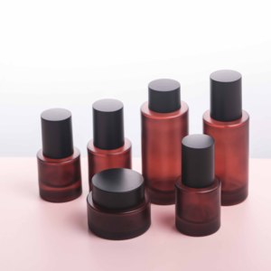 Pot de bouteille de pompe de lotion de soin de la peau de luxe givré <span class=keywords><strong>rouge</strong></span> ambre mat 120ml ensemble d'emballage de bouteille de cosmétiques en verre avec pompe noire - Product Image 6