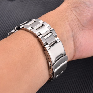 JUELONG <span class=keywords><strong>Bracelet</strong></span> de montre en acier inoxydable à trois maillons avec barres à ressort à dégagement rapide <span class=keywords><strong>Bracelet</strong></span> de remplacement pour hommes et femmes - Product Image 5