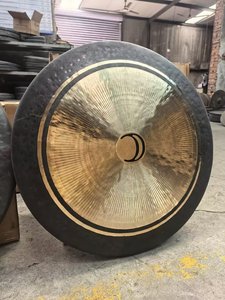 Gong Chao de Bronce B20 de 80 cm, Hecho a Mano, con Patrón de Rayos Lunares, para Sanación Sonora - Product Image 5