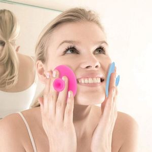 Silicone Manual Facial Cleansing Brush Pad Handheld Beauty Cleansing Brush for Deep Skin Massage and Exfoliation - Product Image 4