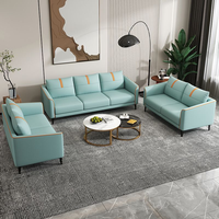 Canapé moderne trois places pour petits appartements, salon et chambre, avec rembourrage en éponge et revêtement en tissu technologique