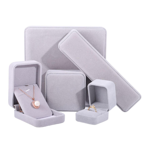 Becan personalizzato <span class=keywords><strong>organizzatore</strong></span> <span class=keywords><strong>di</strong></span> gioielli in velluto portagioie per imballaggio quadrato <span class=keywords><strong>di</strong></span> gioielli per matrimonio portaoggetti per collane anelli - Product Image 4