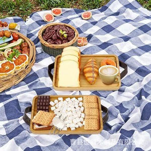 Plateau de service rectangulaire en bambou avec poignée, idéal pour le thé, le barbecue, les pique-niques en extérieur et le rangement alimentaire, fabriqué au Shandong - Product Image 1