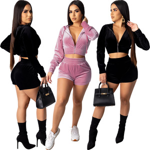 Set Trendy di Felpa Corta con Cappuccio e <span class=keywords><strong>Pantaloncini</strong></span> in Velluto per <span class=keywords><strong>Donna</strong></span>, <span class=keywords><strong>Tuta</strong></span> Sportiva in Due Pezzi per Attività all'Aperto - Product Image 1