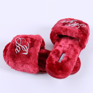 Logo personalizzato paillettes tinta unita <span class=keywords><strong>pantofole</strong></span> di pelliccia per le donne nuovo stile al coperto all'aperto matrimonio bianco peluche punta aperta per la <span class=keywords><strong>casa</strong></span> <span class=keywords><strong>pantofole</strong></span> - Product Image 5
