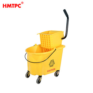 Cubo para Mopa HMTPC de 36L Amarillo con Escurridor Manos Libres para Uso Comercial, Doméstico y Hotelero - Product Image 5