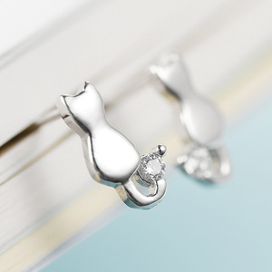 Pendientes de Plata Pura S925 con Diseño de Gato y Diamantes, Pendientes Versátiles para Mujer, Venta al Por Mayor - Product Image 5