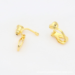 Adaptador de pendientes de clip de oro genuino de 18 quilates para orejas sin perforar, pendientes de clip triangulares, pendientes de tuerca convertidos a clip. - Product Image 4
