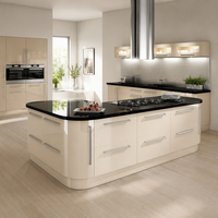 Îlot de cuisine moderne sur mesure style Shaker, plan de travail en acier inoxydable, construction en MDF, finition laquée - Évier inclus