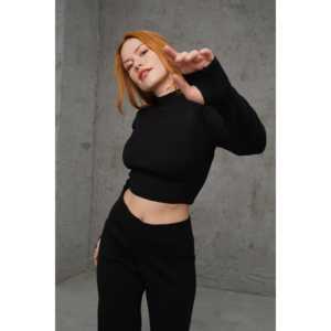 ชุดเสื้อสเวตเตอร์ถักนิตติ้งสำหรับผู้หญิง ดีไซน์หรูหรา สีดำ เสื้อครอปท็อป กางเกงขายาวทรงตรง แขนยาว ผ้าริบ ทรงพอดีตัว ชุดแฟชั่นสำหรับใส่ลำลอง - Product Image 6