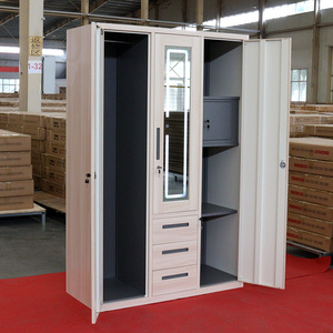Armario de acero personalizado de tres <span class=keywords><strong>puertas</strong></span> <span class=keywords><strong>con</strong></span> puerta corredera y organizador de ropa - Product Image 3