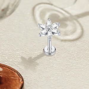 Titane Fils Internes Zirconium Base Lip <span class=keywords><strong>Piercing</strong></span> CZ Lip Stud <span class=keywords><strong>Vertical</strong></span> <span class=keywords><strong>Labret</strong></span> <span class=keywords><strong>Piercing</strong></span> <span class=keywords><strong>Anneau</strong></span> Bijoux Cadeau De Mariage - Product Image 2