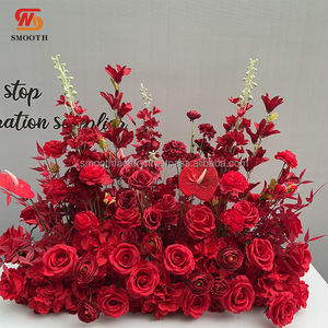 Camino de Mesa con Rosas Rojas Personalizado LEDA, Decoración Hecha a Mano para Propuesta de Matrimonio, Eventos y Fiestas, para el Día de San Valentín - Product Image 4