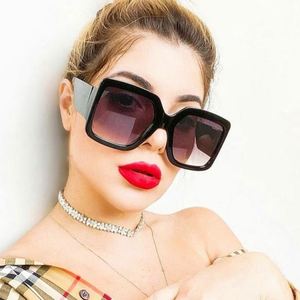 Nouveautés 2022, lunettes de soleil carrées rétro à grande monture, lunettes de soleil dégradées UV400 surdimensionnées pour femmes - Product Image 1