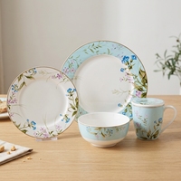 Service de table en porcelaine New Bone China avec assiettes à motif floral botanique bleu délicat et décoration sous glaçure pour marque privée