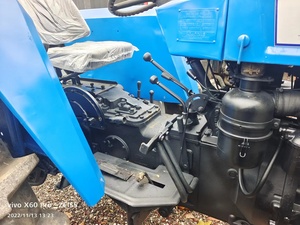 Trattore Shanghai SH504 50HP 55hp 4wd Usato con Motore 495A Cofano Quadrato per il Mercato del Sud Africa e del Perù - Product Image 6