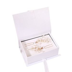 Caja de Regalo de Cartón con Forma de Libro Personalizada, Bolsa de Mano Popular de Marca Privada con Cinta y Forro de Esponja, Impresión con Recubrimiento UV - Product Image 3