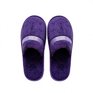 IStapromo Regalos al por Mayor, Pantuflas Desechables Blancas de Felpa Coral con Punta Cerrada para Hotel, Pantuflas Lavables de 5 Estrellas para Hotel y Spa - Product Image 1