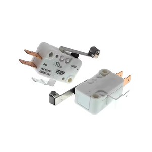 Microinterruptor Cherry D45 de límite, 15A 125V, con maneta larga tipo polea, contacto de punta, normalmente abierto/cerrado. - Product Image 1