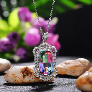 Collier pendentif de luxe ajouré à dégradé de couleurs, bijou élégant de style cour pour femme, cadeau idéal pour la fête des Mères - Product Image 6