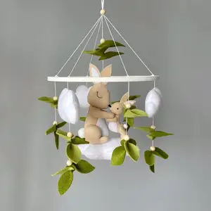 Sexe neutre pépinière boho suspendu à la main lapin peter lapin personnalisé feutre berceau décor bébé mobiles