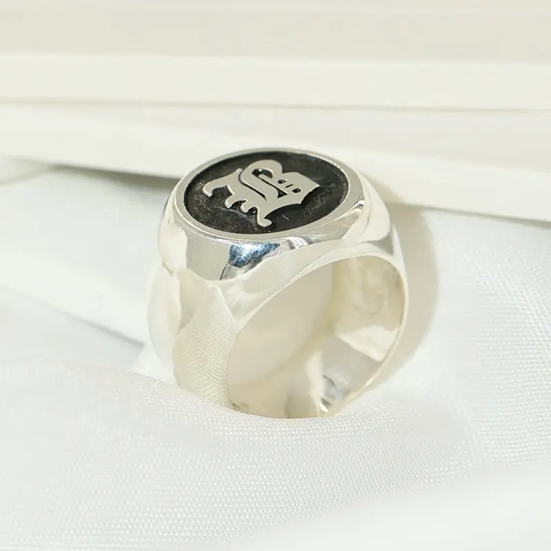 Personalizzato inciso lettera iniziale anello 925 Sterling Silver Mens gioielli personalizzati vecchia lettera inglese Vintage sigillo coppia anelli