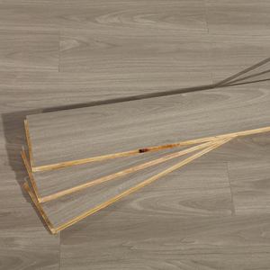 Suelo Laminado Resistente al Agua y al Desgaste, <span class=keywords><strong>de</strong></span> Fábrica, para Hogar y Oficina, Diseño Moderno, Nueva Decoración - Product Image 1