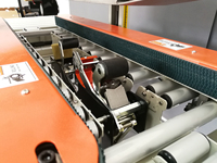 Scelleuse de cartons Poshysmart SmartF06, machine à sceller les boîtes durable avec un système d'envoi automatique et un effet de scellement stable