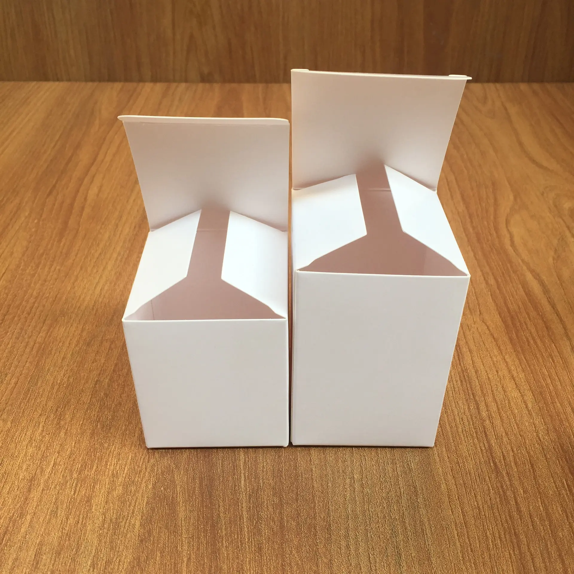 디자인 로고가있는 도매 맞춤형 다기능 전자 제품 사각 흰색 판지 포장 상자