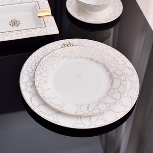 Bone China Juegos de vajilla de 58 piezas Embalaje de caja Glft con logotipo personalizado blanco - Product Image 6