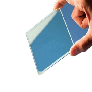 Verre flotté taillé de précision personnalisé 0.5-3mm pour les applications de chauffage médical et de laboratoire, haute conductivité et faible résistance des feuilles - Product Image 1