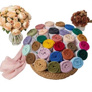 Bufanda de Algodón Arrugado con Estampado Floral para Mujer, Suave, Cómoda y Transpirable, para Uso Diario, Invierno y Actividades al Aire Libre - Product Image 1